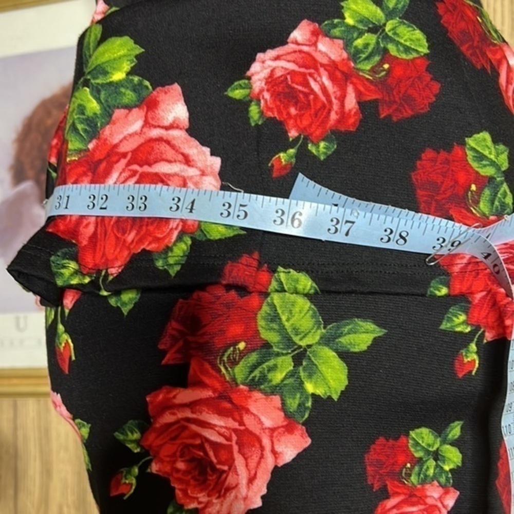 NOBLE DRESS - Picture 8 of 17